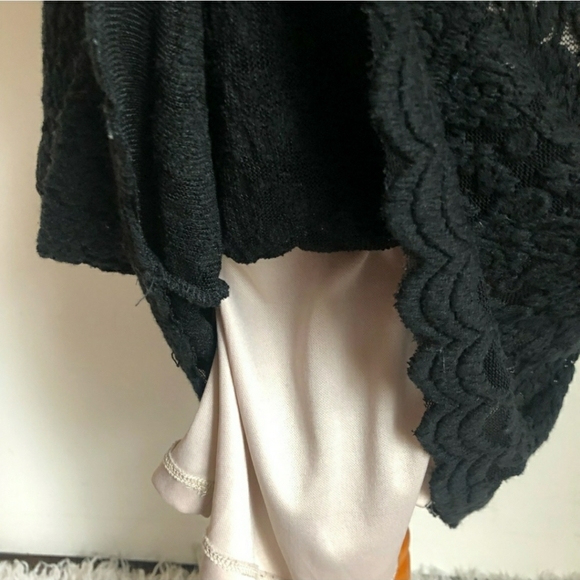 Nell Fantasia Lace Dress - Picture 8 of 8